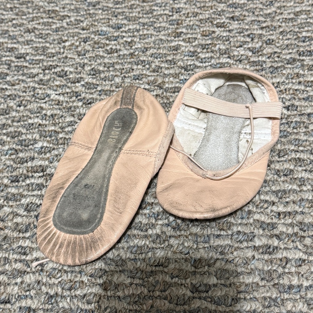Bloch soft dance shoes